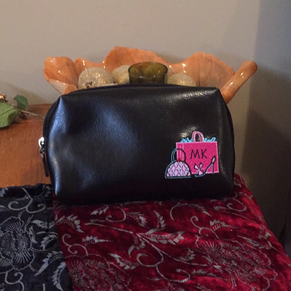 MaryK makeup bag